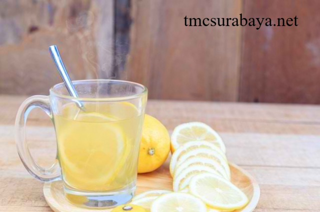Manfaat Konsumsi Air Lemon